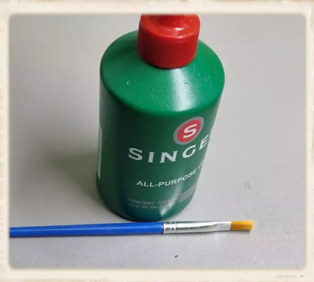 K270 로지텍 키보드 윤활 작업_07윤활유와 붓
