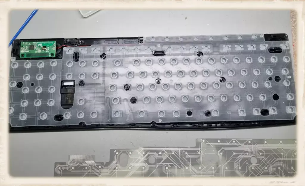 K270 로지텍 키보드 윤활 작업_10실리콘막설치